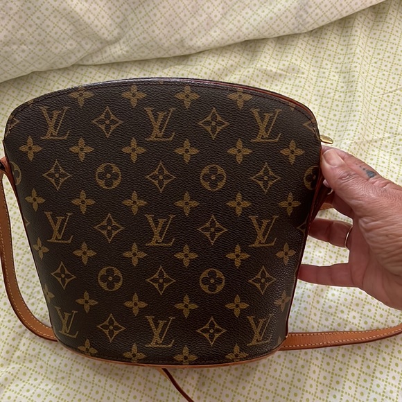 Louis Vuitton Monogram Drout crossbody bag! - Picture 2 of 9